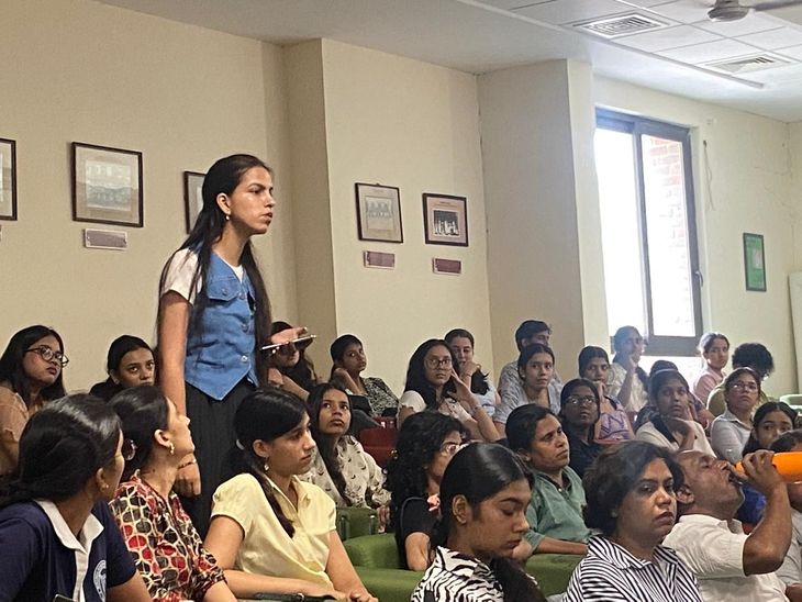 मिरांडा हाउस में एडमिशन की हर उलझन का मिलेगा समाधान:छात्राओं-अभिभावकों के लिए विशेष हेल्पडेस्क, रोजाना 500 अभ्यर्थियों को मिलेगी प्रवेश सुविधा