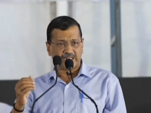 E-20 पेट्रोल पर केजरीवाल का केंद्र पर हमला:बोले-देश को बना दिया एक्सपेरिमेंट लैब, गाड़ियों का माइलेज 30% तक घटा, पीएम को लिखूंगा चिट्ठी