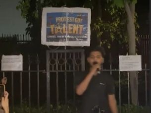 प्रदर्शन के बीच 'प्रोटेस्ट गॉट टैलेंट':लड़के ने गाया- मतवाली नशीले नैनों वालिये, फिर नारा लगाया- देश हमारा, हक लेकर रहेंगे