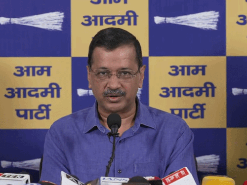 केजरीवाल बोले-30 करोड़ गाड़ियों को 'कबाड़' बना रही सरकार:ऑटोमोबाइल कंपनियों को दी जा रही ED-CBI की धमकी; टाउन हॉल हर-हाल मे होगा