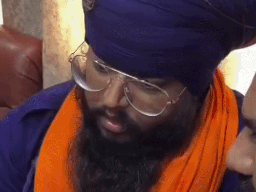 Punjab Nihang Obscene Photograph Controversy Vicky Singh Thomas vs. Barjinder Singh Parwana