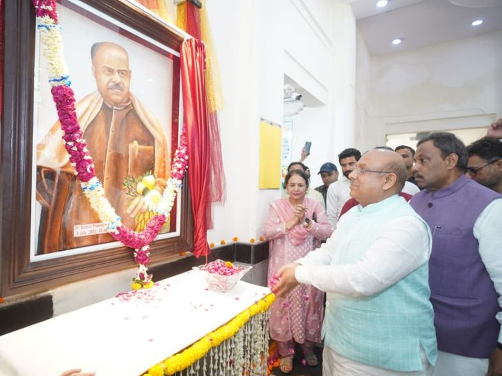 दिल्ली में मनाई श्यामा प्रसाद मुखर्जी की 125वीं जयंती:विधानसभा अध्यक्ष ने दी श्रद्धांजलि, बोले-राष्ट्रनिर्माताओं को उनका उचित स्थान दिलाना हमारी जिम्मेदारी