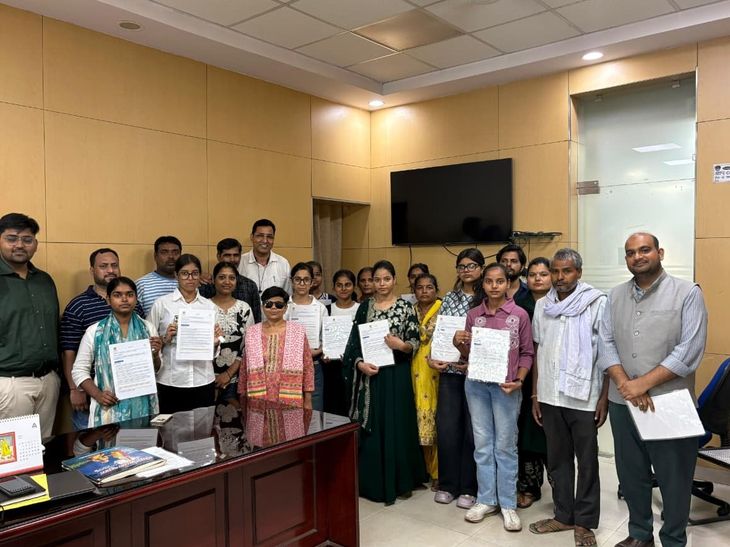 सरकारी स्कूलों की 12 बेटियों ने नवगुरुकुल में बनाई जगह:कोडिंग की पढ़ाई करेंगी, स्कूल ऑफ बिजनेस और बीसीए कोर्स में मिला प्रवेश