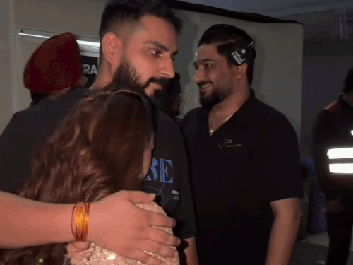 Jasmine Sandlas Emotional Backstage Video With Fiance Shekhar