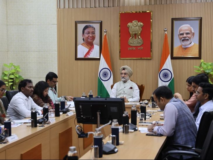 दिल्ली बनेगी वैश्विक सांस्कृतिक केंद्र:डीडीए की खाली जमीनों पर लगेंगे कला मेले, , एलजी ने बनाई रणनीति